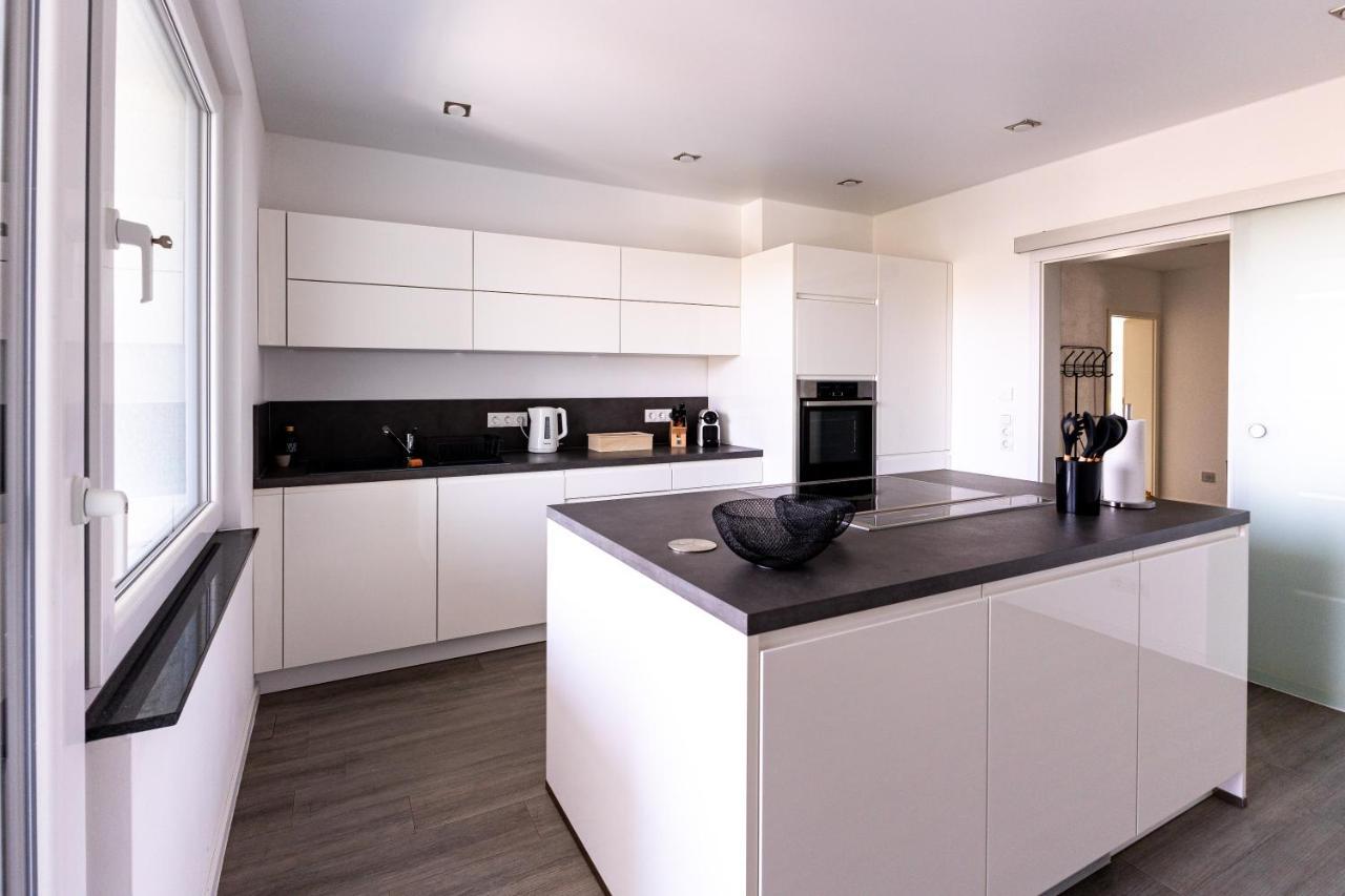 Design Apartment Zentral Fuer 6 In Andernach: Ausblick, Wifi, Kueche Екстериор снимка